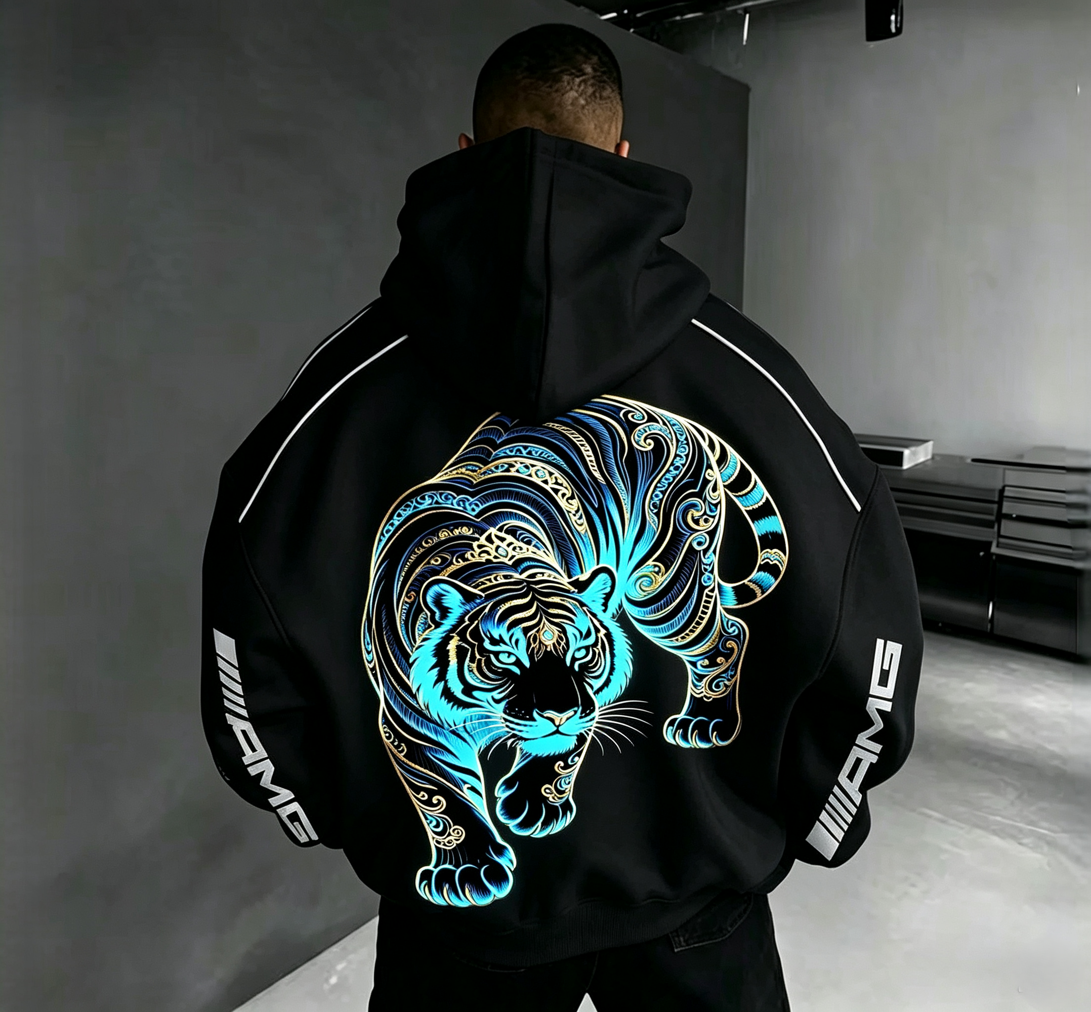 White/Black Oversized Hoodie with Distressed Print 2026